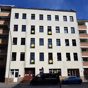 2* Hotel Happy Go Lucky + Schoneberg